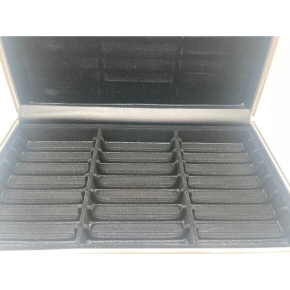 Black Leatherette Snap Lock Carrying Case For Cassettes Velvet Dividers - Picture 5 of 5